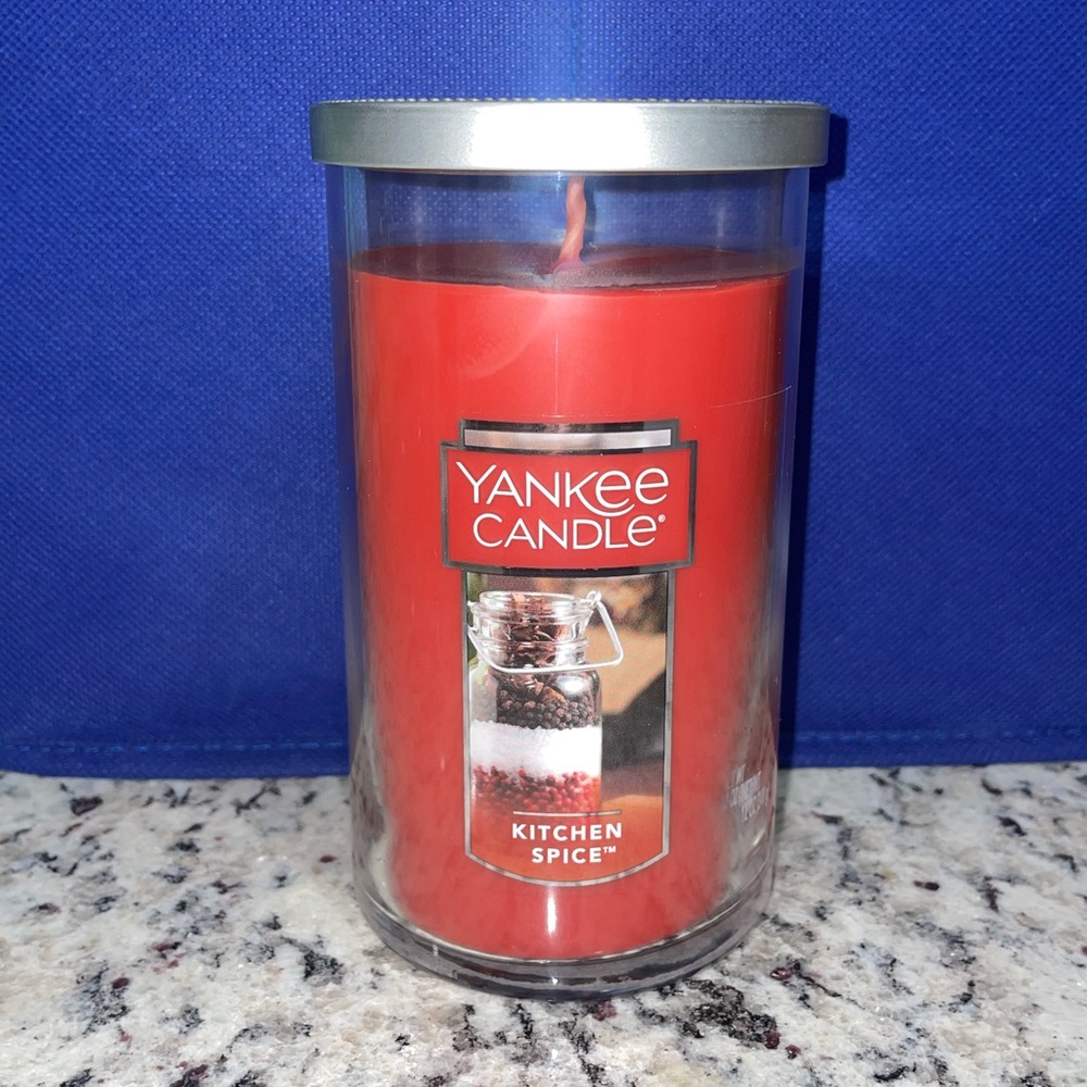 YANKEE CANDLE KITCHEN SPICE MEDIUM TUMBLER PILLAR CANDLE 12 oz